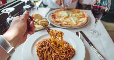 Pizza, pasta, and tapas are top holiday dishes - Brits will try to recreate at home