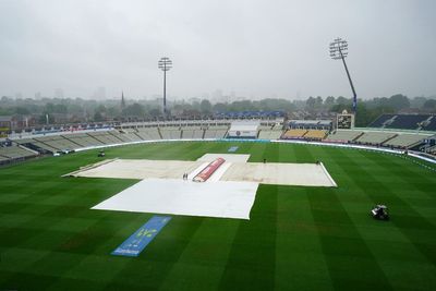 Heavy rain set to delay start of final day of first Ashes Test