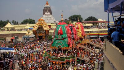 Rath Yatra gets underway in Puri, lakhs of people throng the streets