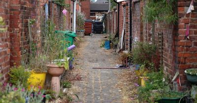 People seriously torn on what to call an alleyway - as some call it a 'ginnel'