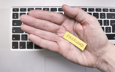 Lazy password habits let scammers in, expert warns