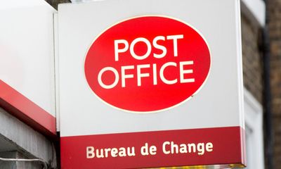Post Office boss apologises for inquiry bonus payments