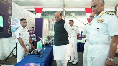Defence Minister, Navy Chief visit hydrographic ships at SNC