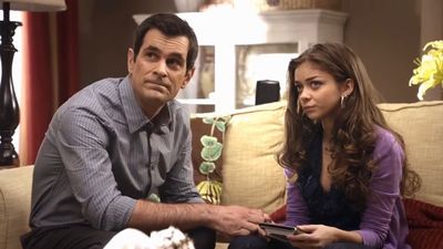 Sarah Hyland Included Ty Burrell In Her Father’s Day Shout Out, And Now I Need More Modern Family