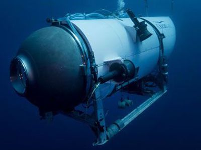 A former passenger details what it's like inside the missing Titan submersible