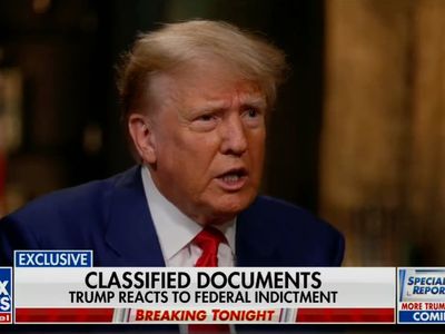 Fox plays clips of Trump promising to protect classified information in 2016