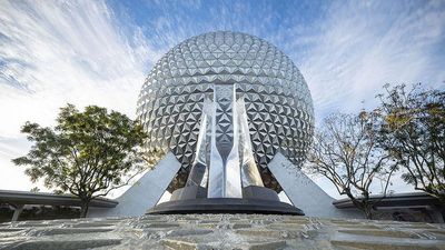 See A Drunk Woman Get Off An Epcot Ride And Start Walking Around In The Off Bounds Area