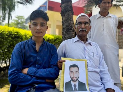 ‘Hopelessness’: Why Pakistanis are leaving, losing lives at sea