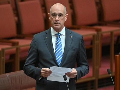Senator David Van resigns from party, not parliament