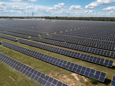 Solar economics compelling as costs fall, installs rise