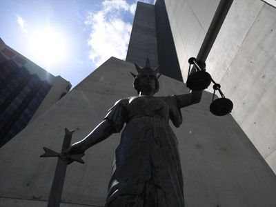 Woman tells of partner's stabbing death 'horror movie'