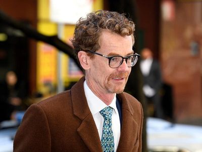 Ex-CEO cleared of stalking model, immediately arrested