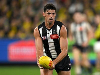 Pendlebury plays on, McRae inks fresh deal with Magpies