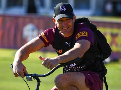 Ikin: QRL wants Slater to stay on as Maroons coach