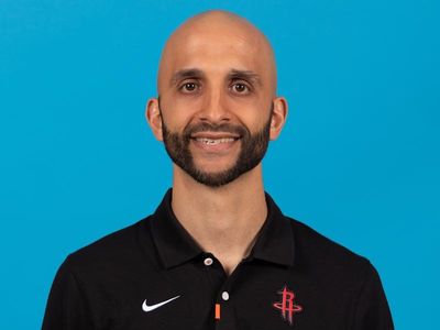 Ex-NBA assistant Abdelfattah is Kings' new coach