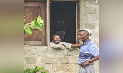 Study reveals walkable neighbourhoods help adults socialize, increase community