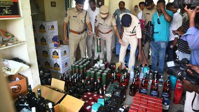 Liquor smuggled from Haryana seized, one arrested in Vijayawada