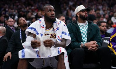 Zach Gelb: LeBron James is frustrated with Anthony Davis