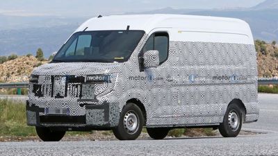 New Renault Master Spied With Less Camouflage And Combustion Engine