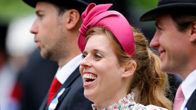 Princess Beatrice's Ascot look is totally reminding us of this sweet matching sister moment from 1992
