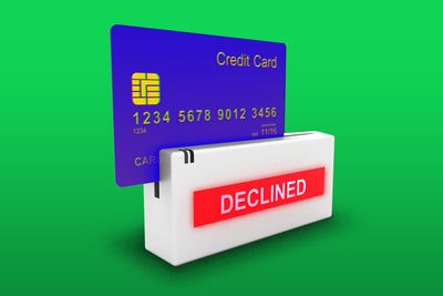 4 tips to avoid maxing out your credit card