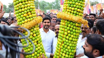 Lokesh promises fair deal to handloom weavers if TDP wins 2024 elections