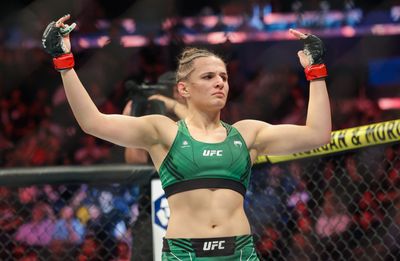 Daniel Cormier ‘1,000 percent’ in for Erin Blanchfield to fight Julianna Peña for UFC bantamweight title