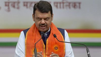 People’s representatives must behave with restraint: Fadnavis