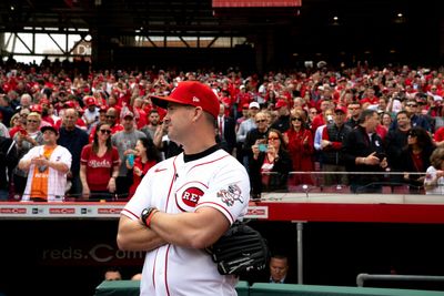 Bengals player throws out first pitch for red-hot Reds