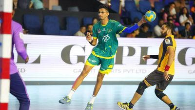 Golden Eagles Uttar Pradesh stun Delhi Panzers to keep semi-final hopes alive in Premier Handball League
