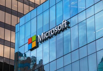 Should You Invest in Microsoft (MSFT) This Week?