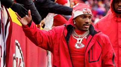 New Jets WR Mecole Hardman Shows Off Outrageous Team-Themed Chain