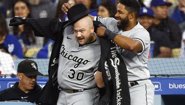 Overturned call helps White Sox defeat Rangers 7-6 - Chicago Sun-Times