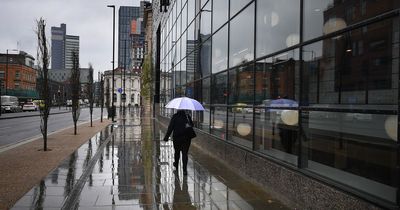 Met Office says heatwave could hit parts of UK with temperatures set to reach 33C