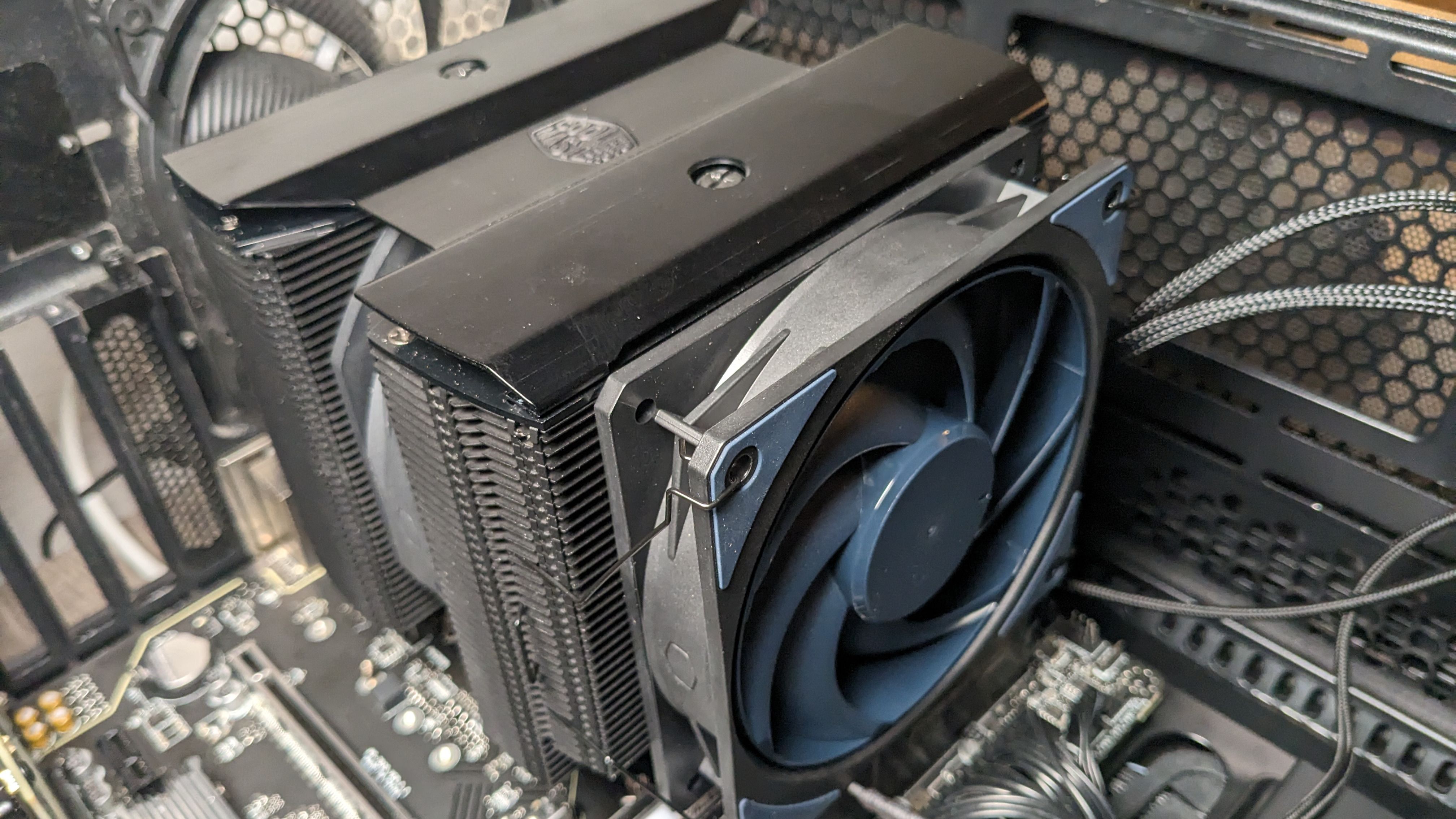 15 Years A King: Cooler Master Hyper 212 in 2022 Benchmarked (Black  Edition) 
