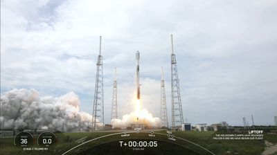 SpaceX launches 56 Starlink satellites, lands rocket at sea (video)