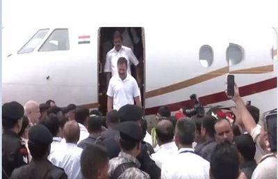 Opposition meet: Congress leader Rahul Gandhi, Mallikarjun Kharge arrives in Bihar's Patna