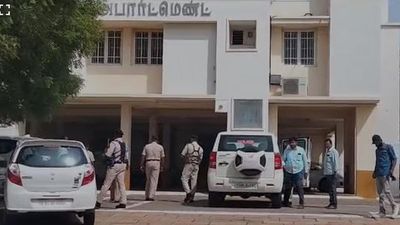 Income Tax officials resume searches in Karur at premises of arrested T.N. Minister Senthilbalaji’s acquaintances