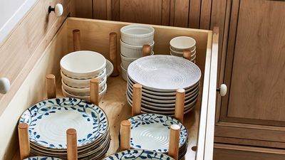 What's the best way to store dishes in a kitchen? Designers and professional organizers agree on this one way