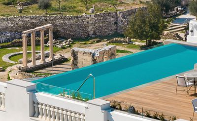 City hotspot The Dolli rethinks Athens’ elegance