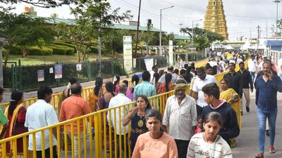 Devotees make a beeline to Sri Chamundeshwari temple atop Chamundi Hills on the first Ashada Shukravara