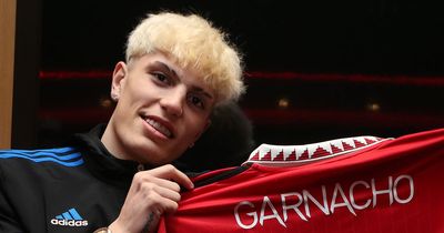 Manchester United considering making Alejandro Garnacho their new number seven