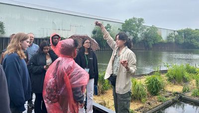 New summer program for students tours Chicago pollution hotspots