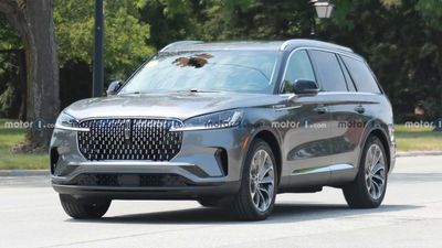 2024 Lincoln Aviator Spied Wearing No Camo On The Road