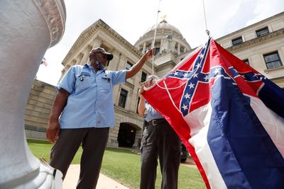 Mississippi senator wants old Confederate state flag back because ‘our people fought and died under that flag’