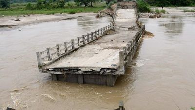 Flood situation in Assam remains grave, over 4.88 lakh people affected