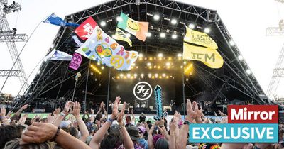 Glastonbury fans convinced next year’s headline act has been confirmed with on-stage clue