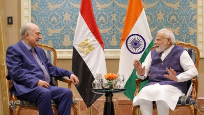 Prime Minister Narendra Modi meets thought leaders in Egypt