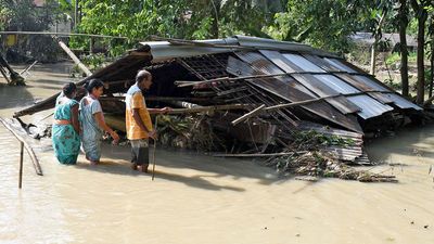 Assam floods | As situation remains grim, Amit Shah assures Centre’s help to Himanta