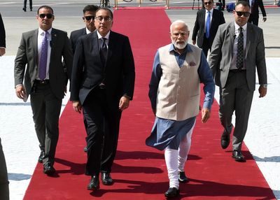 Egypt's president meets with visiting Indian prime minister to strengthen ties